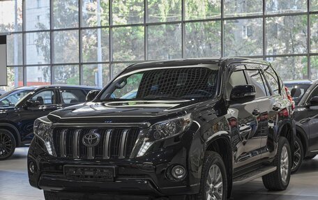 Toyota Land Cruiser Prado 150 рестайлинг 2, 2014 год, 3 599 000 рублей, 3 фотография
