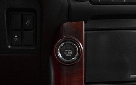 Toyota Land Cruiser Prado 150 рестайлинг 2, 2014 год, 3 599 000 рублей, 14 фотография