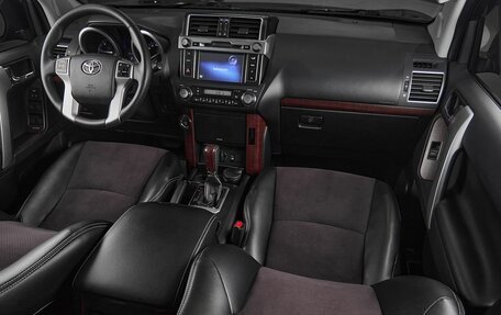 Toyota Land Cruiser Prado 150 рестайлинг 2, 2014 год, 3 599 000 рублей, 9 фотография