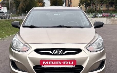 Hyundai Solaris II рестайлинг, 2013 год, 800 000 рублей, 5 фотография