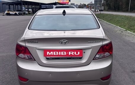 Hyundai Solaris II рестайлинг, 2013 год, 800 000 рублей, 4 фотография
