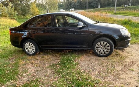 Volkswagen Jetta VI, 2010 год, 630 000 рублей, 3 фотография