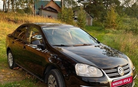 Volkswagen Jetta VI, 2010 год, 630 000 рублей, 2 фотография