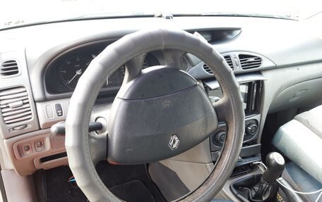 Renault Laguna II, 2002 год, 100 000 рублей, 13 фотография