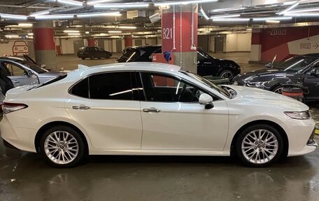 Toyota Camry, 2019 год, 3 000 000 рублей, 6 фотография