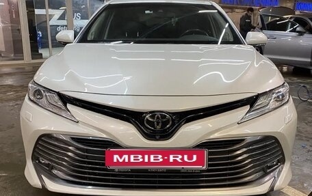 Toyota Camry, 2019 год, 3 000 000 рублей, 2 фотография