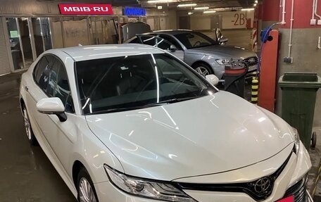 Toyota Camry, 2019 год, 3 000 000 рублей, 1 фотография