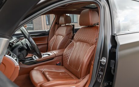 BMW 7 серия, 2017 год, 4 000 000 рублей, 13 фотография
