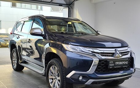 Mitsubishi Pajero Sport III рестайлинг, 2018 год, 3 350 000 рублей, 3 фотография