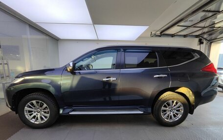 Mitsubishi Pajero Sport III рестайлинг, 2018 год, 3 350 000 рублей, 10 фотография