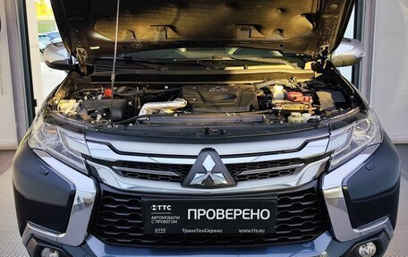 Mitsubishi Pajero Sport III рестайлинг, 2018 год, 3 350 000 рублей, 11 фотография