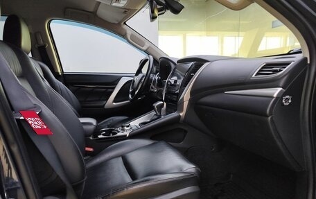 Mitsubishi Pajero Sport III рестайлинг, 2018 год, 3 350 000 рублей, 13 фотография