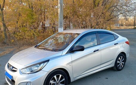 Hyundai Solaris II рестайлинг, 2014 год, 850 000 рублей, 4 фотография