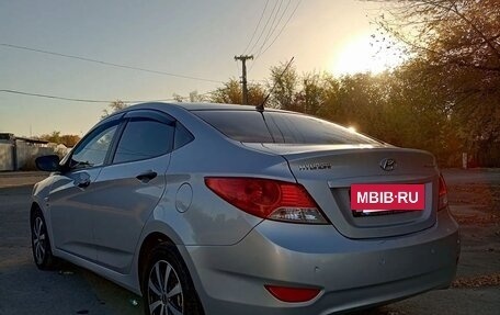 Hyundai Solaris II рестайлинг, 2014 год, 850 000 рублей, 2 фотография