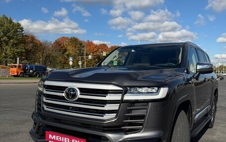 Toyota Land Cruiser, 2023 год, 12 500 000 рублей, 3 фотография
