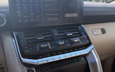 Toyota Land Cruiser, 2023 год, 12 500 000 рублей, 25 фотография