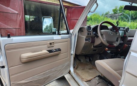 Toyota Land Cruiser 70, 2021 год, 6 750 000 рублей, 4 фотография