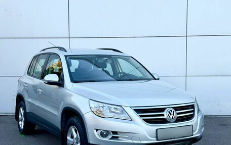 Volkswagen Tiguan I, 2010 год, 899 000 рублей, 3 фотография