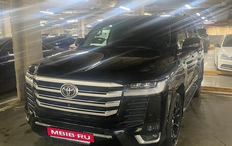 Toyota Land Cruiser 200, 2015 год, 4 950 000 рублей, 2 фотография