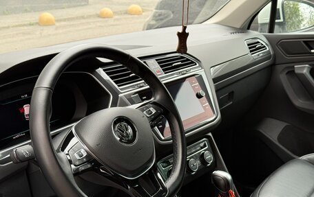 Volkswagen Tiguan II, 2018 год, 3 000 000 рублей, 7 фотография