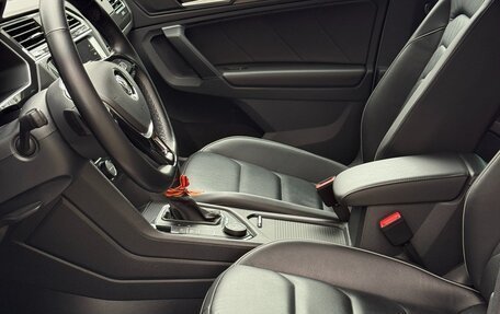 Volkswagen Tiguan II, 2018 год, 3 000 000 рублей, 9 фотография