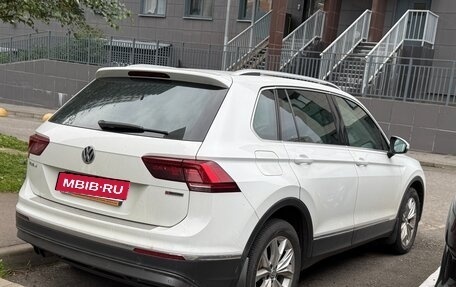 Volkswagen Tiguan II, 2018 год, 3 000 000 рублей, 3 фотография