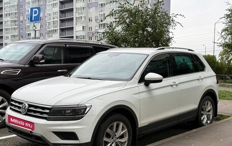 Volkswagen Tiguan II, 2018 год, 3 000 000 рублей, 2 фотография