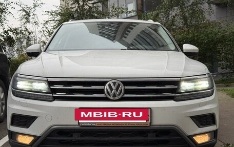 Volkswagen Tiguan II, 2018 год, 3 000 000 рублей, 23 фотография