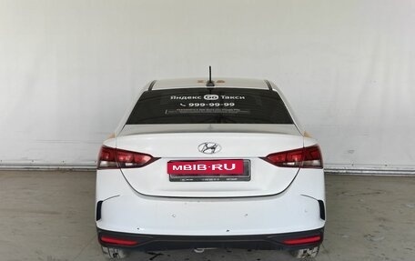 Hyundai Solaris II рестайлинг, 2021 год, 890 000 рублей, 5 фотография