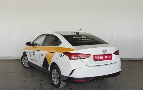 Hyundai Solaris II рестайлинг, 2021 год, 890 000 рублей, 6 фотография
