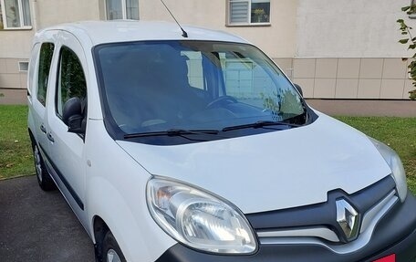 Renault Kangoo II рестайлинг, 2015 год, 800 000 рублей, 2 фотография