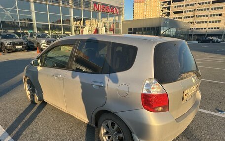 Honda Fit III, 2005 год, 390 000 рублей, 4 фотография