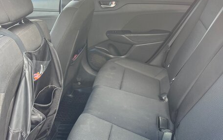 Hyundai Solaris II рестайлинг, 2017 год, 850 000 рублей, 10 фотография