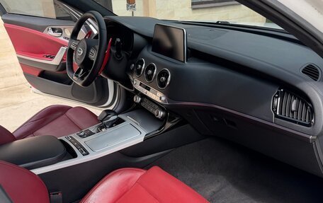 KIA Stinger I, 2018 год, 2 199 999 рублей, 12 фотография