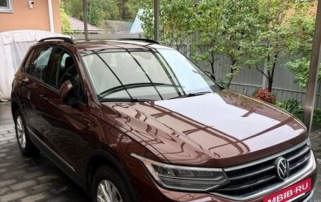 Volkswagen Tiguan II, 2021 год, 2 950 000 рублей, 2 фотография