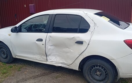 Renault Logan II, 2017 год, 200 000 рублей, 4 фотография