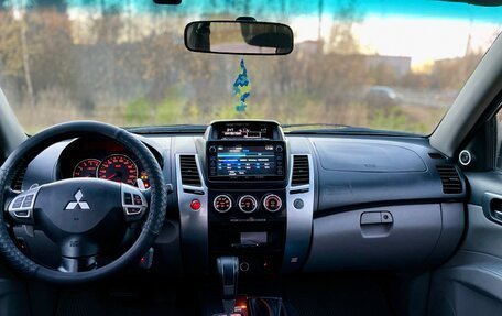 Mitsubishi Pajero Sport II рестайлинг, 2015 год, 2 100 000 рублей, 9 фотография