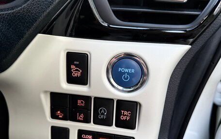 Toyota Noah III, 2018 год, 2 700 000 рублей, 17 фотография