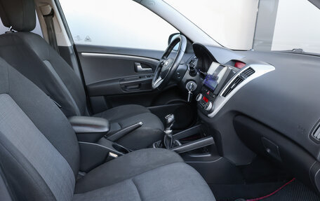 KIA cee'd I рестайлинг, 2010 год, 649 000 рублей, 12 фотография