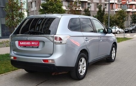 Mitsubishi Outlander III рестайлинг 3, 2012 год, 799 000 рублей, 2 фотография