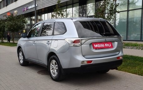 Mitsubishi Outlander III рестайлинг 3, 2012 год, 799 000 рублей, 3 фотография