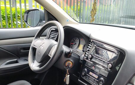 Mitsubishi Outlander III рестайлинг 3, 2012 год, 799 000 рублей, 10 фотография