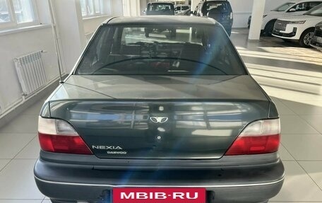 Daewoo Nexia I рестайлинг, 2002 год, 80 000 рублей, 6 фотография