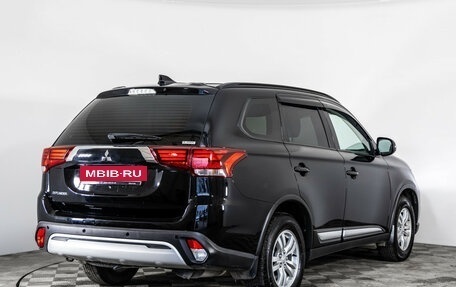 Mitsubishi Outlander III рестайлинг 3, 2021 год, 2 499 000 рублей, 5 фотография