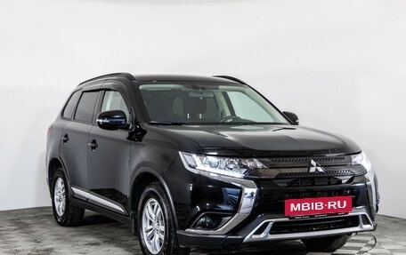 Mitsubishi Outlander III рестайлинг 3, 2021 год, 2 499 000 рублей, 3 фотография