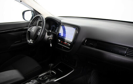 Mitsubishi Outlander III рестайлинг 3, 2021 год, 2 499 000 рублей, 11 фотография