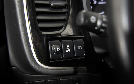 Mitsubishi Outlander III рестайлинг 3, 2021 год, 2 499 000 рублей, 19 фотография