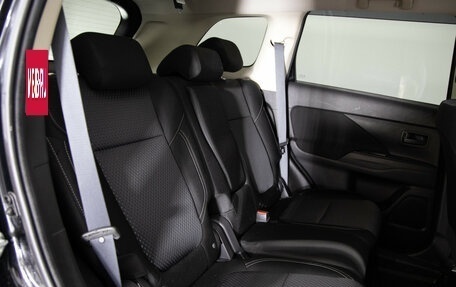Mitsubishi Outlander III рестайлинг 3, 2021 год, 2 499 000 рублей, 13 фотография
