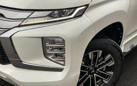 Mitsubishi Montero Sport, 2022 год, 4 040 000 рублей, 4 фотография