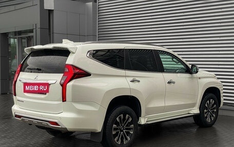 Mitsubishi Montero Sport, 2022 год, 4 040 000 рублей, 5 фотография